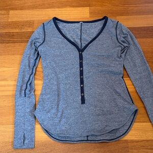Women's Lululemon Blue Long Sleeve Top